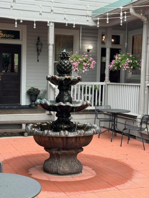 Woodbine Inn And Restaurant Madisonville Exteriör bild